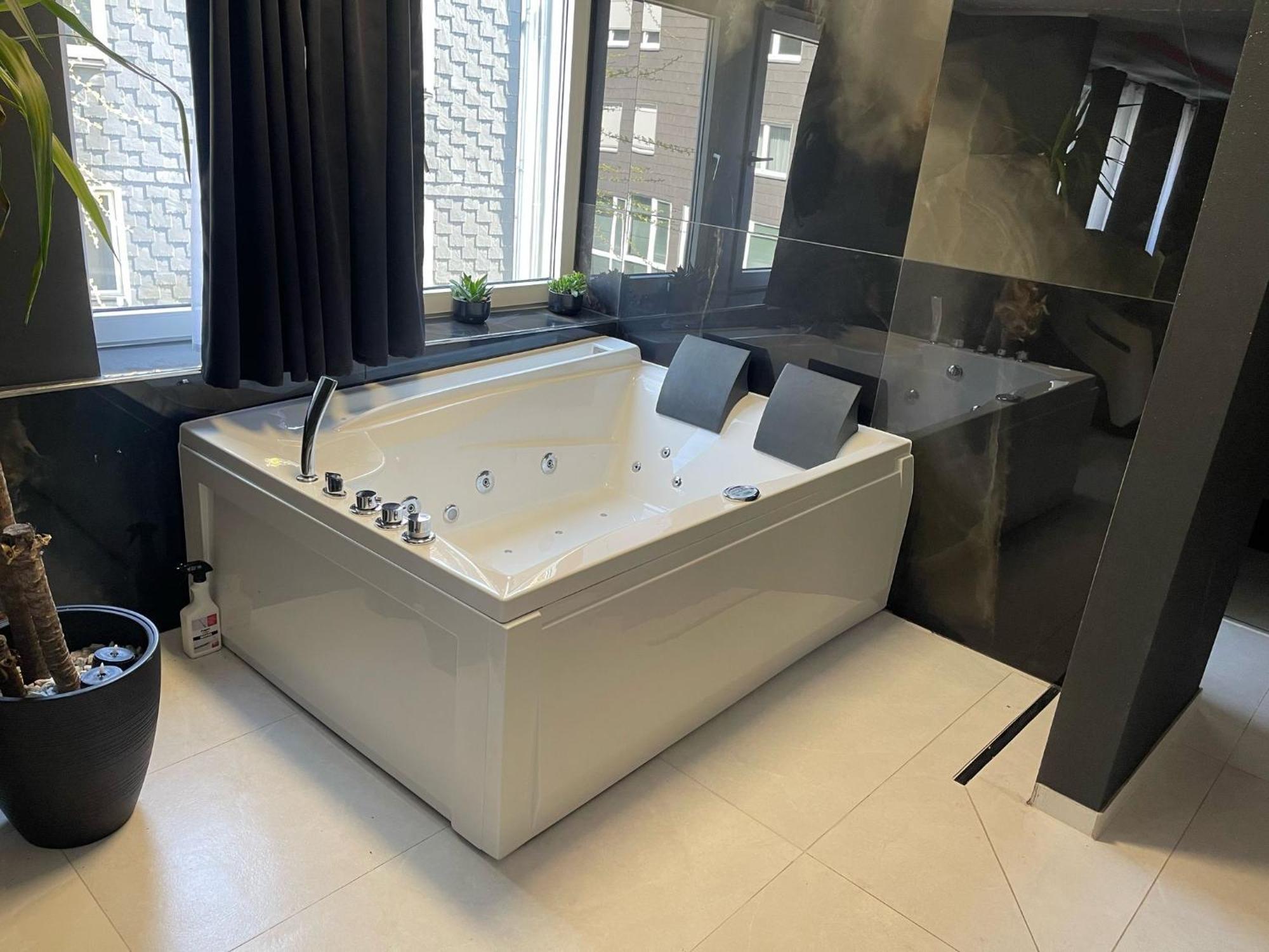 Ferienwohnung Spa Delluxe Essen Exteriör bild